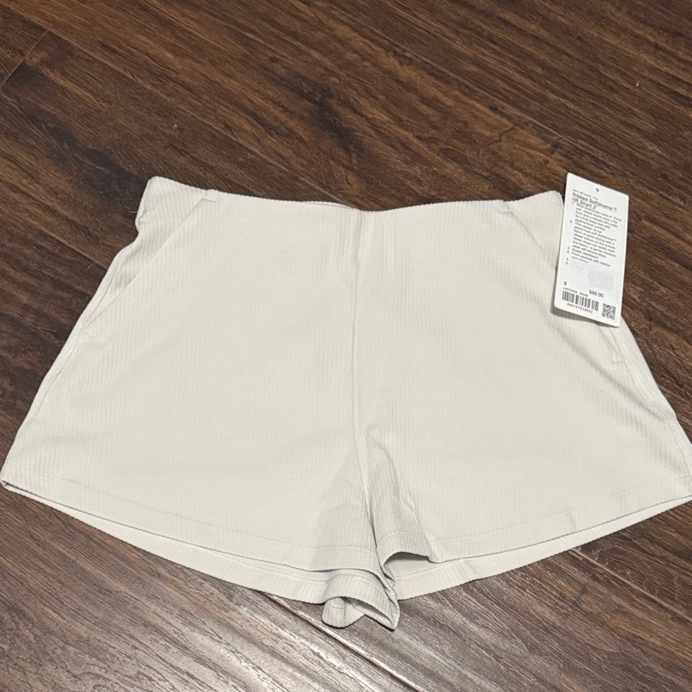 Lululemon softstrem 2” ribbed shorts